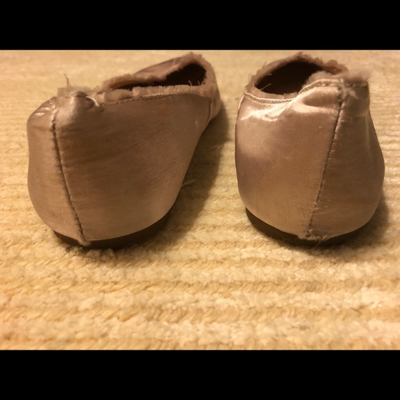 Pink satin slip-on flats - Picture 3 of 5